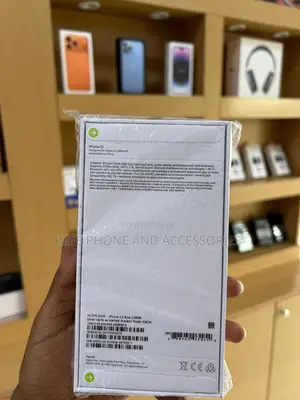 New Apple iPhone 13 128 GB Green