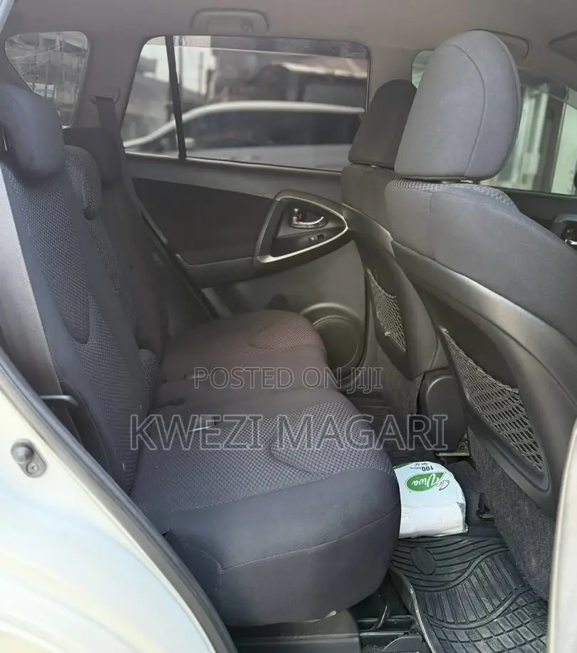 Toyota Vanguard 2008 White