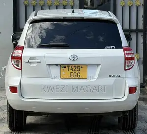 Toyota Vanguard 2008 White