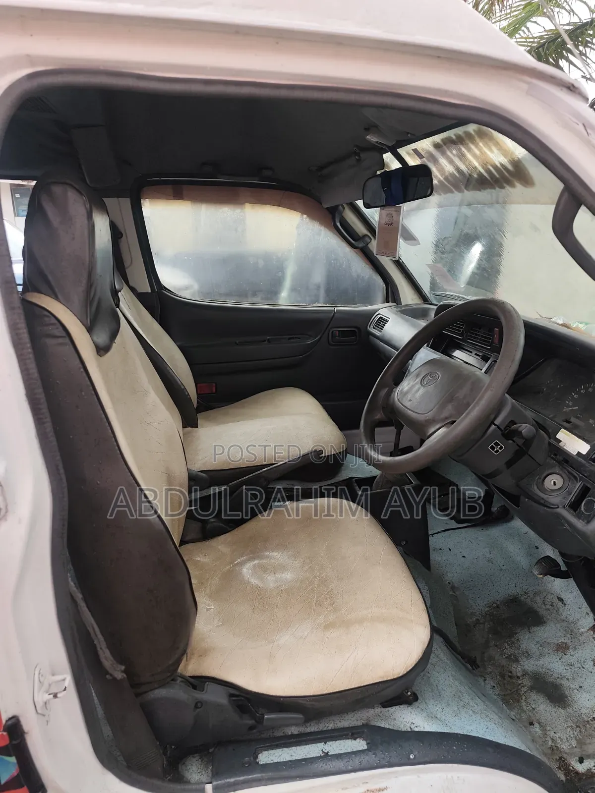 Toyota HiAce 2003 White