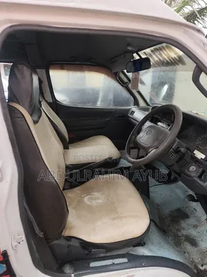 Toyota HiAce 2003 White