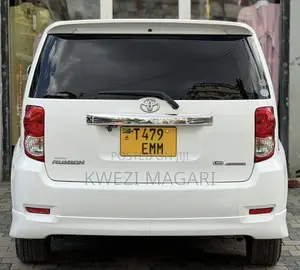 Toyota Corolla Rumion 2007 White
