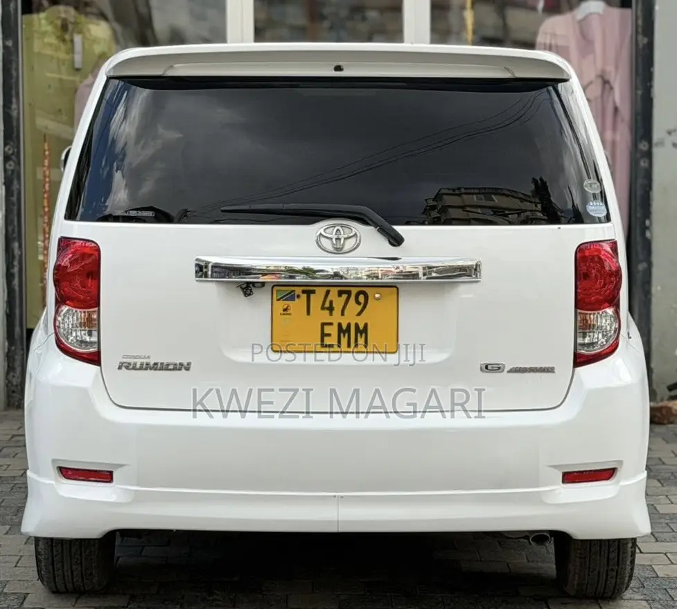 Toyota Corolla Rumion 2007 White