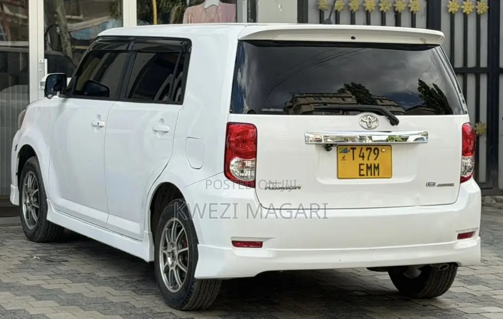 Toyota Corolla Rumion 2007 White