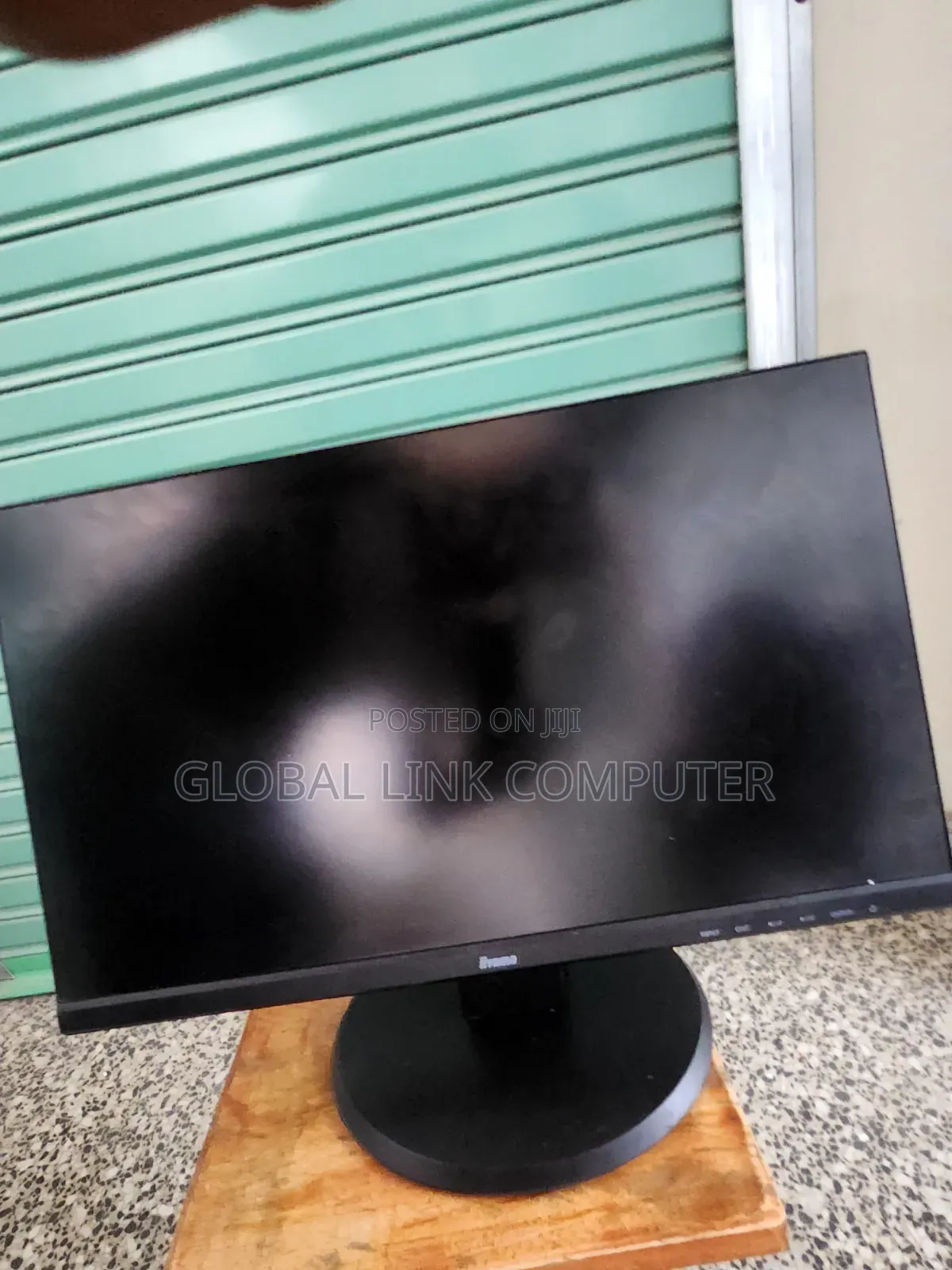 Iyama Frameless Monitor`