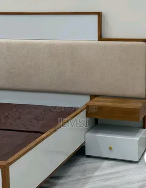Kitanda Cha Mbao Na Bedside Table