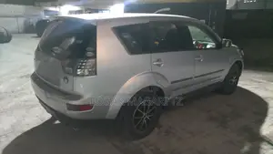 Mitsubishi Outlander 2010 Silver