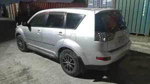 Mitsubishi Outlander 2010 Silver