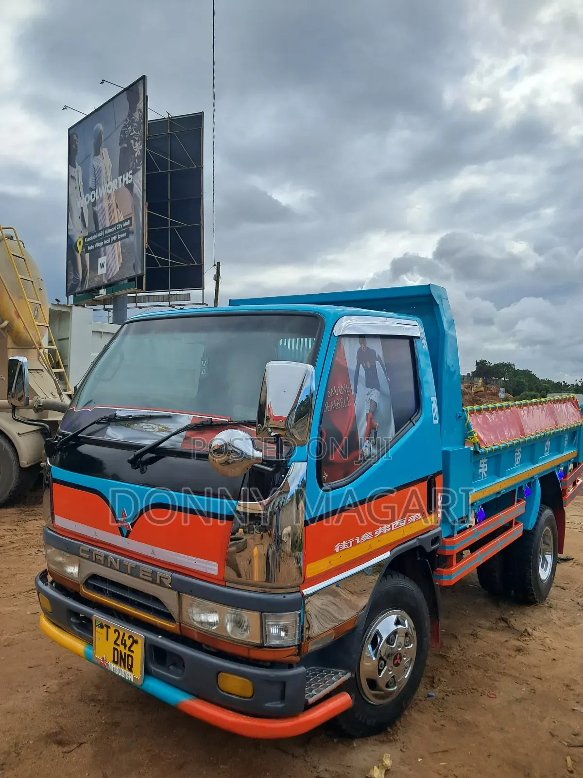 Mitsubishi Canter Tipper 2004 Blue