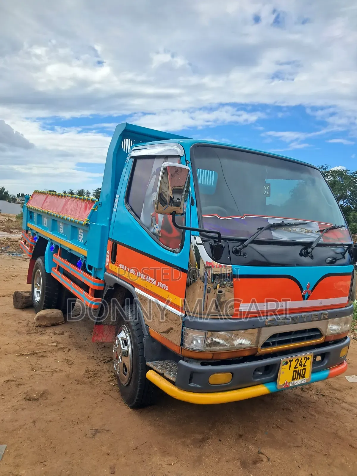 Mitsubishi Canter Tipper 2004 Blue