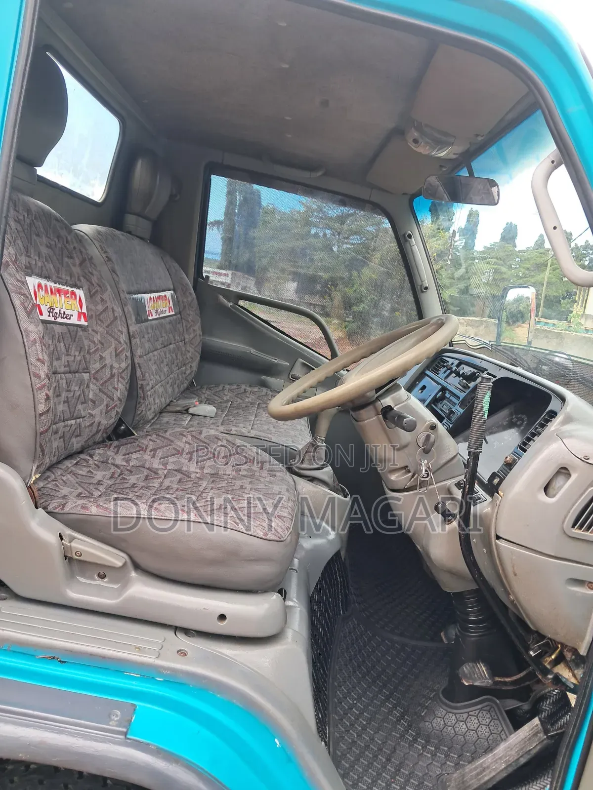 Mitsubishi Canter Tipper 2004 Blue