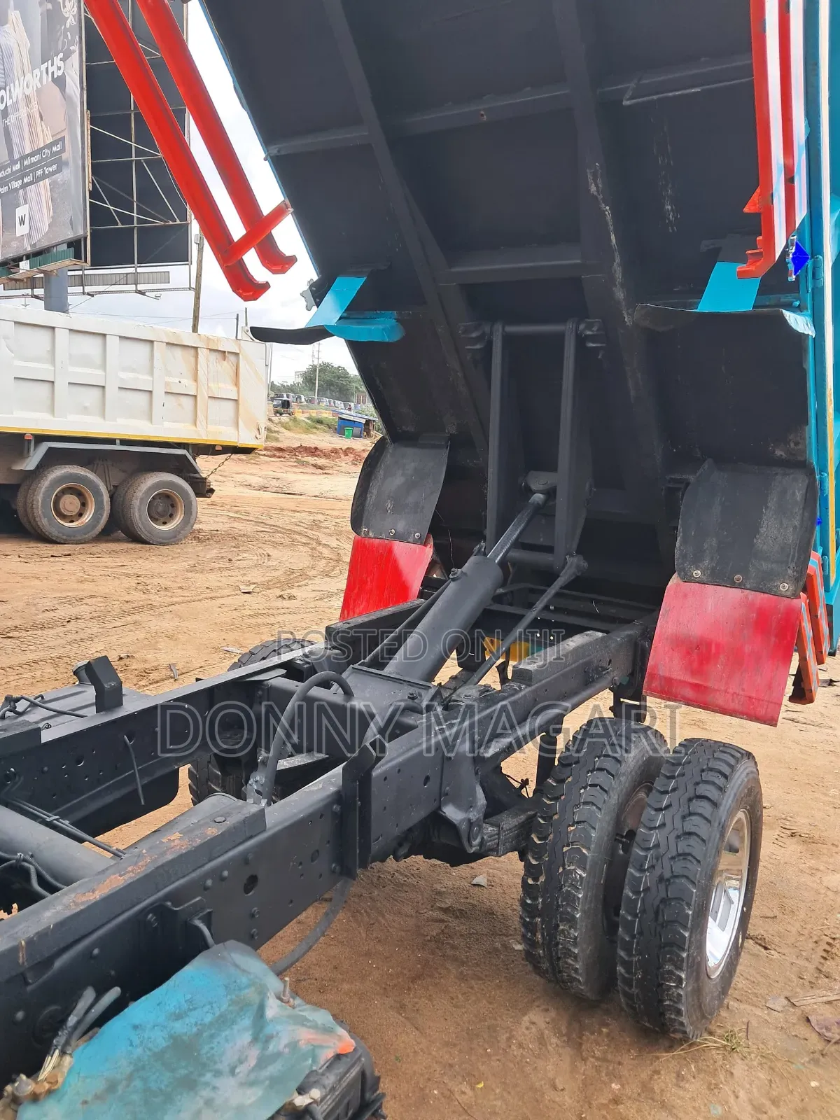 Mitsubishi Canter Tipper 2004 Blue