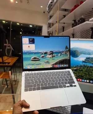 New Laptop Apple MacBook Air 2025 M4 16GB Apple M4 SSD 512GB