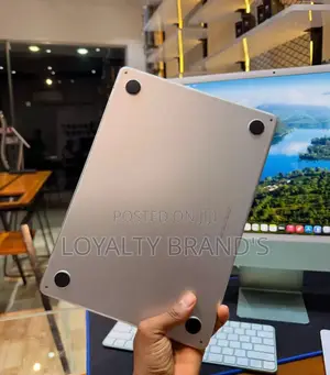New Laptop Apple MacBook Air 2025 M4 16GB Apple M4 SSD 512GB