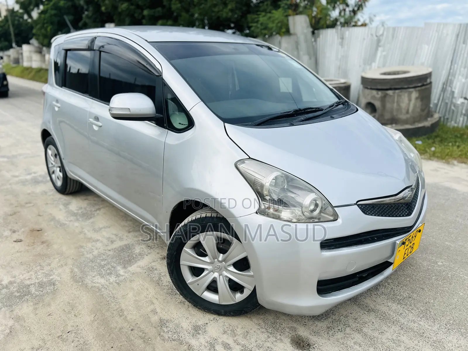 Toyota Ractis 1.5 AWD 2009 Silver