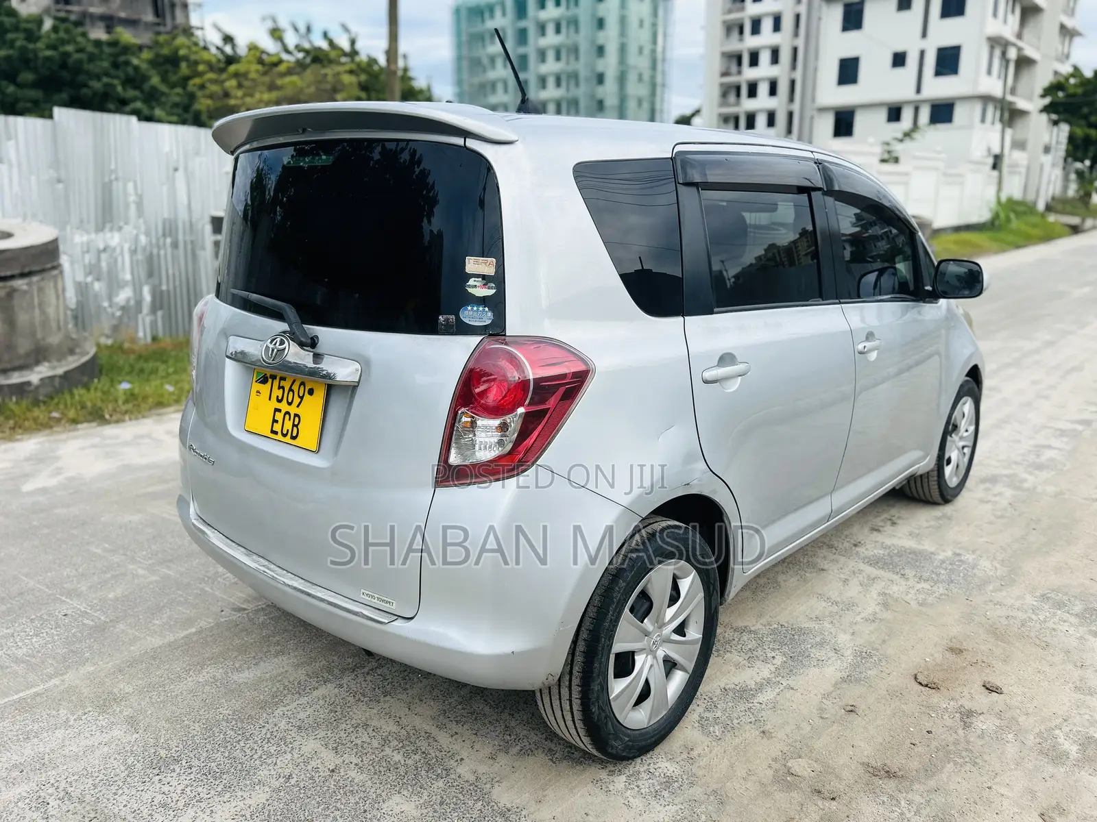 Toyota Ractis 1.5 AWD 2009 Silver