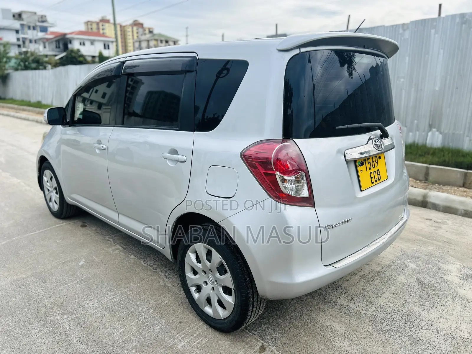 Toyota Ractis 1.5 AWD 2009 Silver