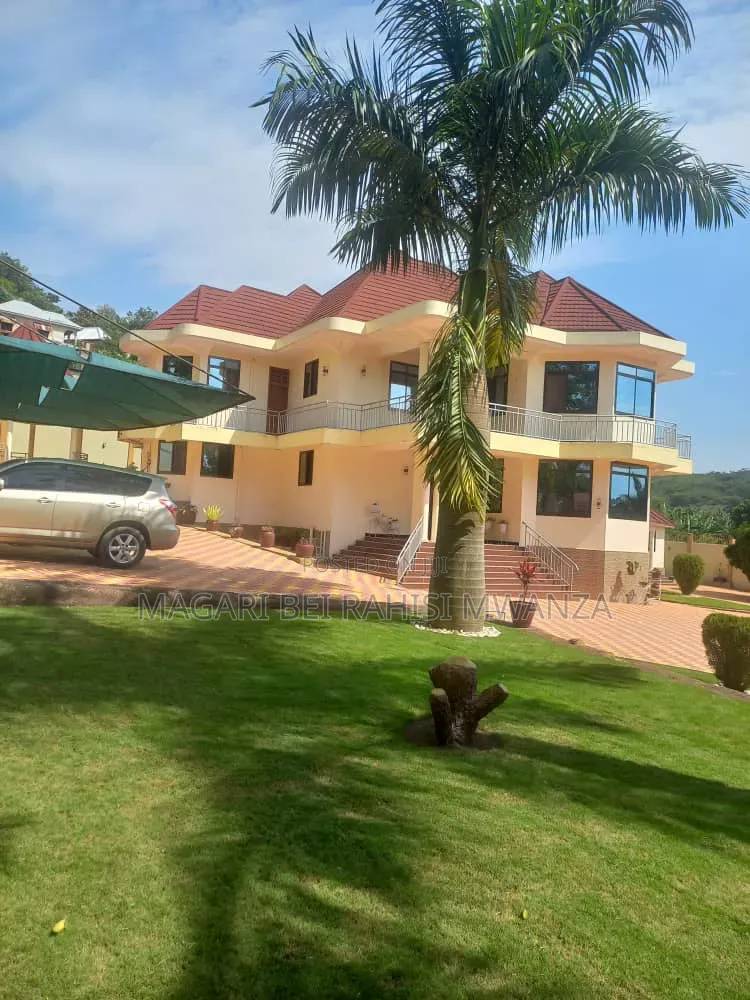 Furnished 7bdrm Mansion in Bwiru House, Nyamagana for sale