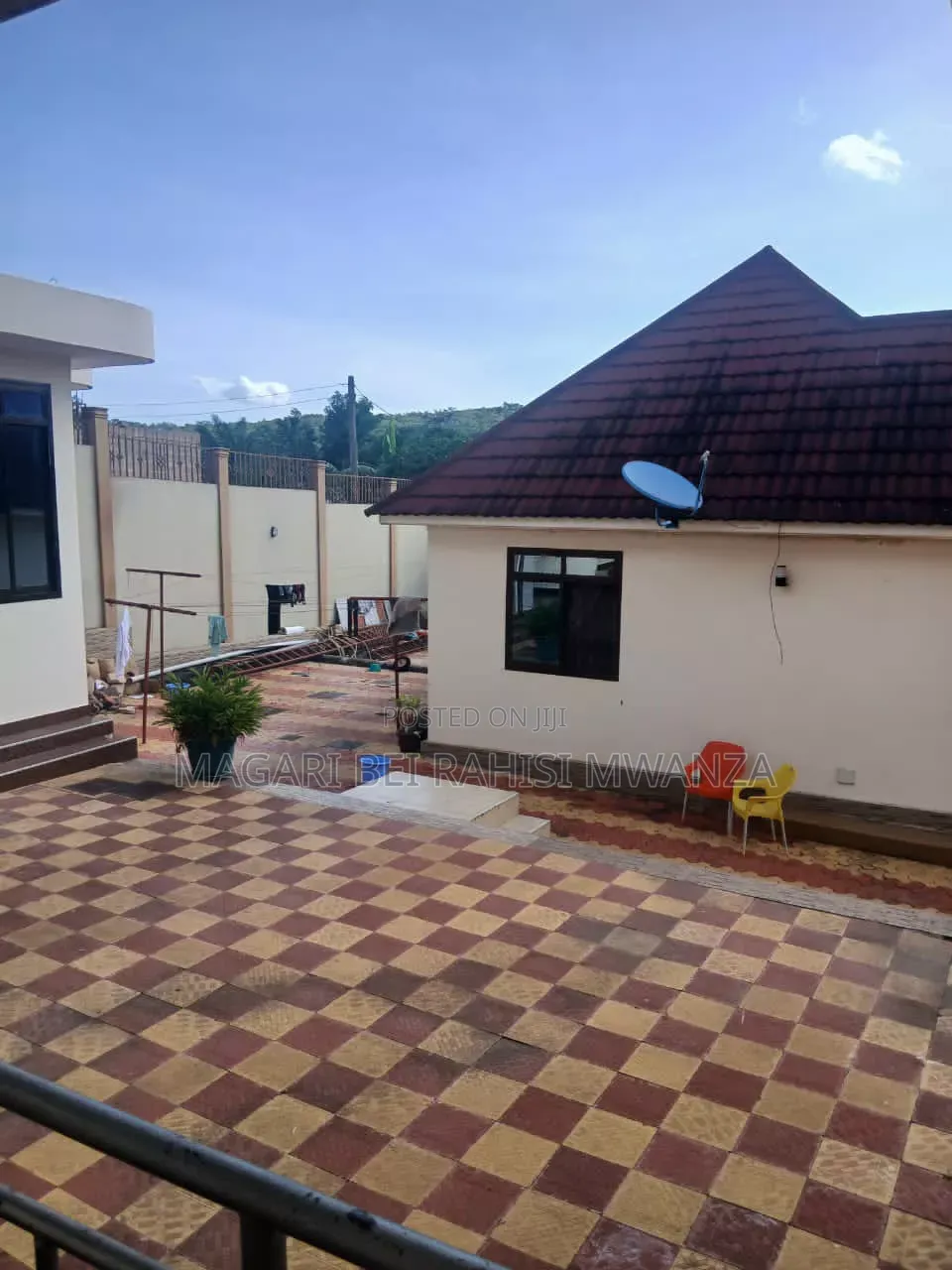 Furnished 7bdrm Mansion in Bwiru House, Nyamagana for sale