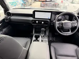 New Toyota Land Cruiser Prado 2.7 2025 Black