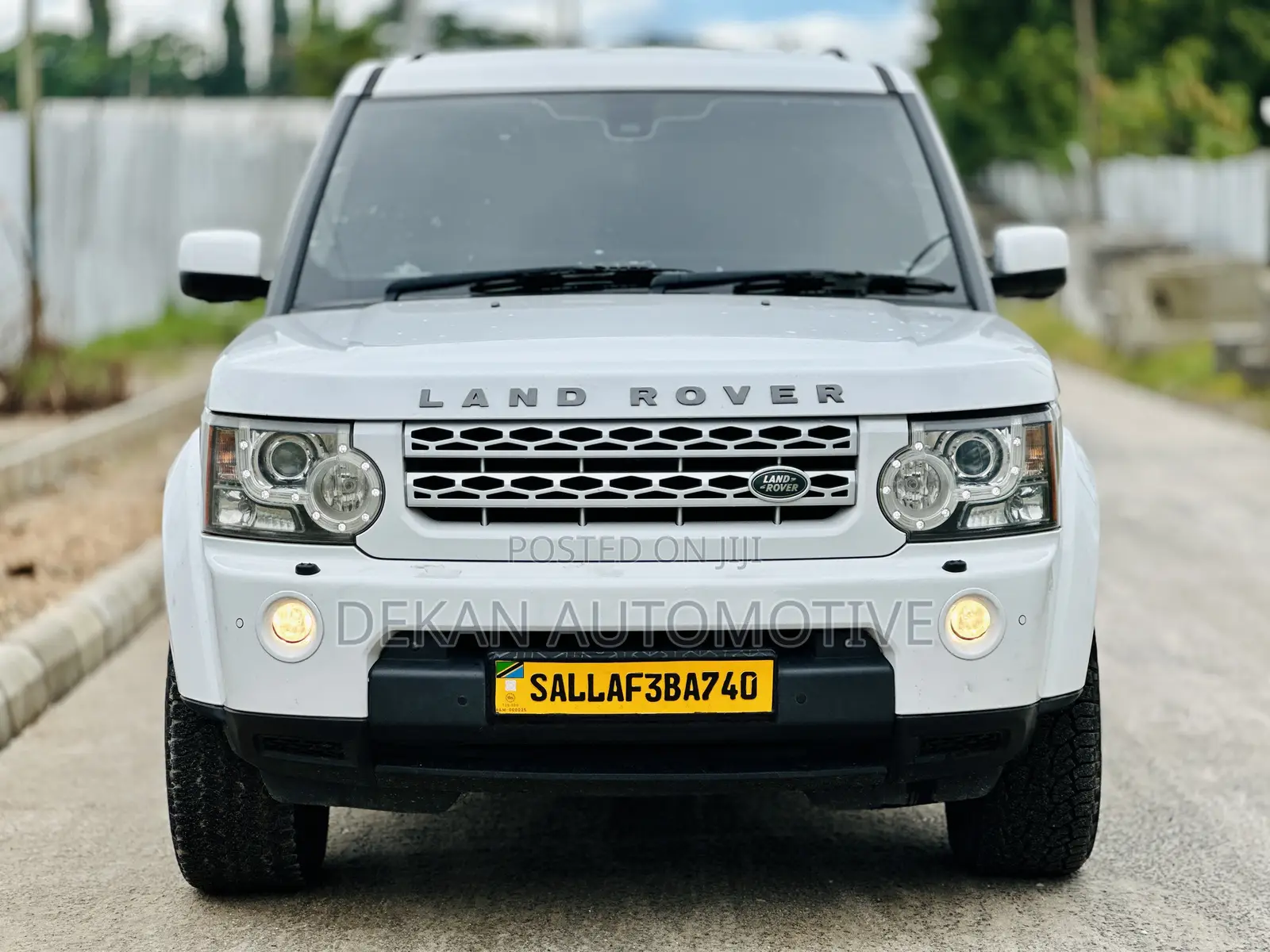 Land Rover Discovery 2013 White