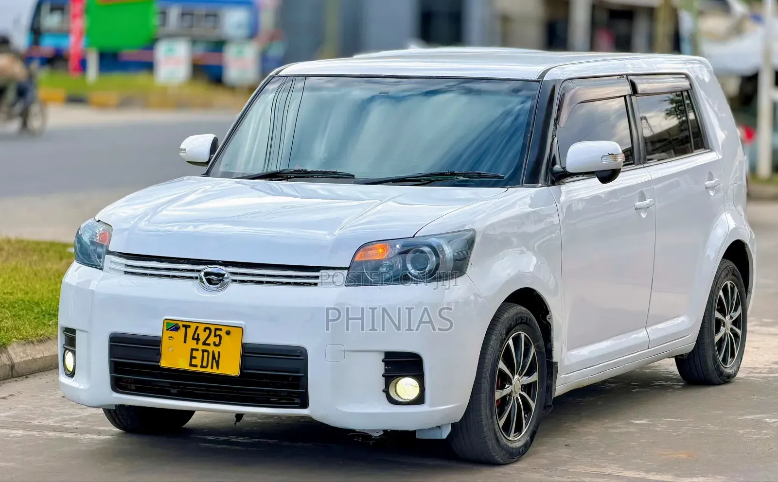 Toyota Corolla Rumion 2009 White