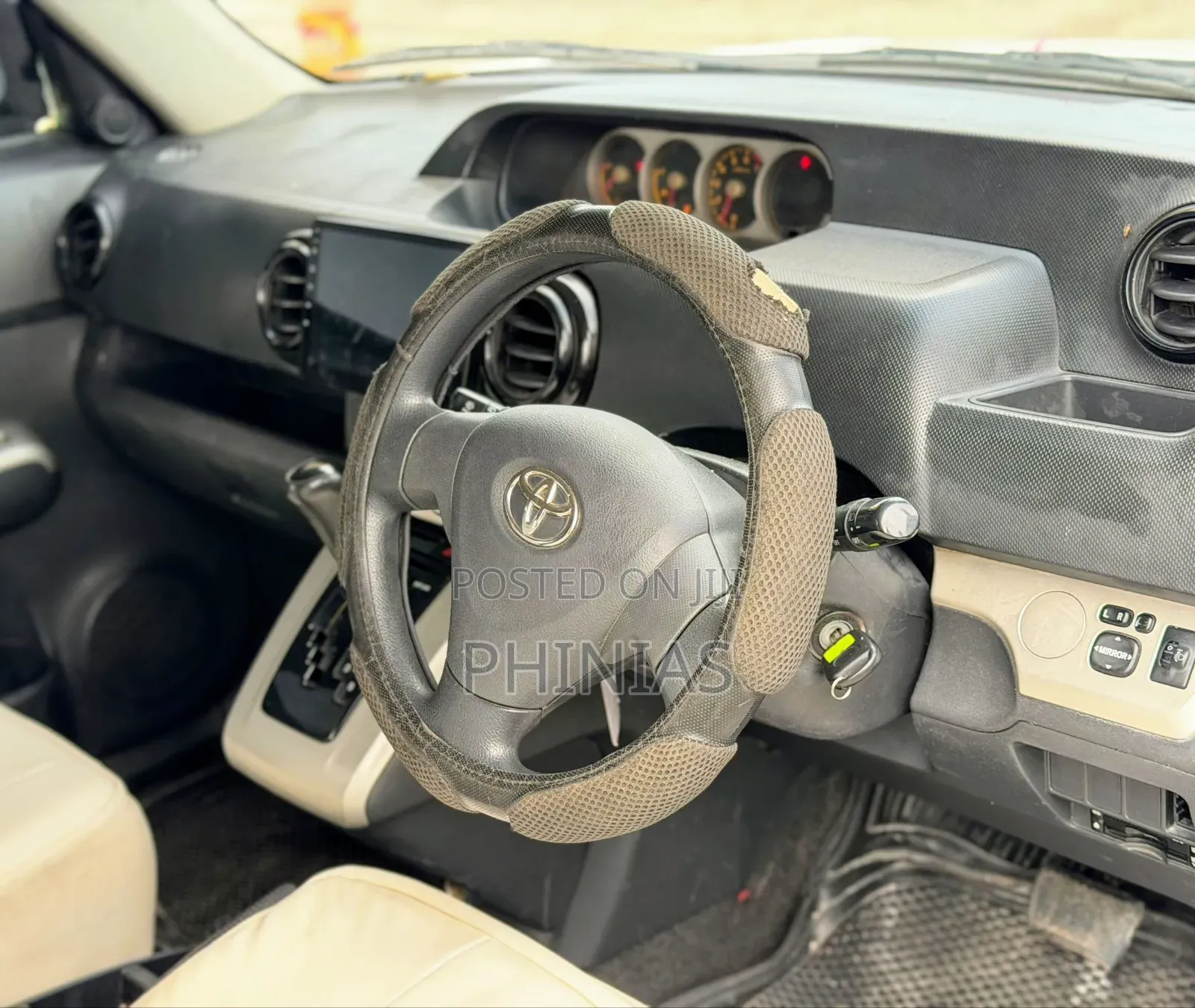 Toyota Corolla Rumion 2009 White