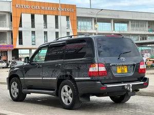 Toyota Land Cruiser 2005 Black