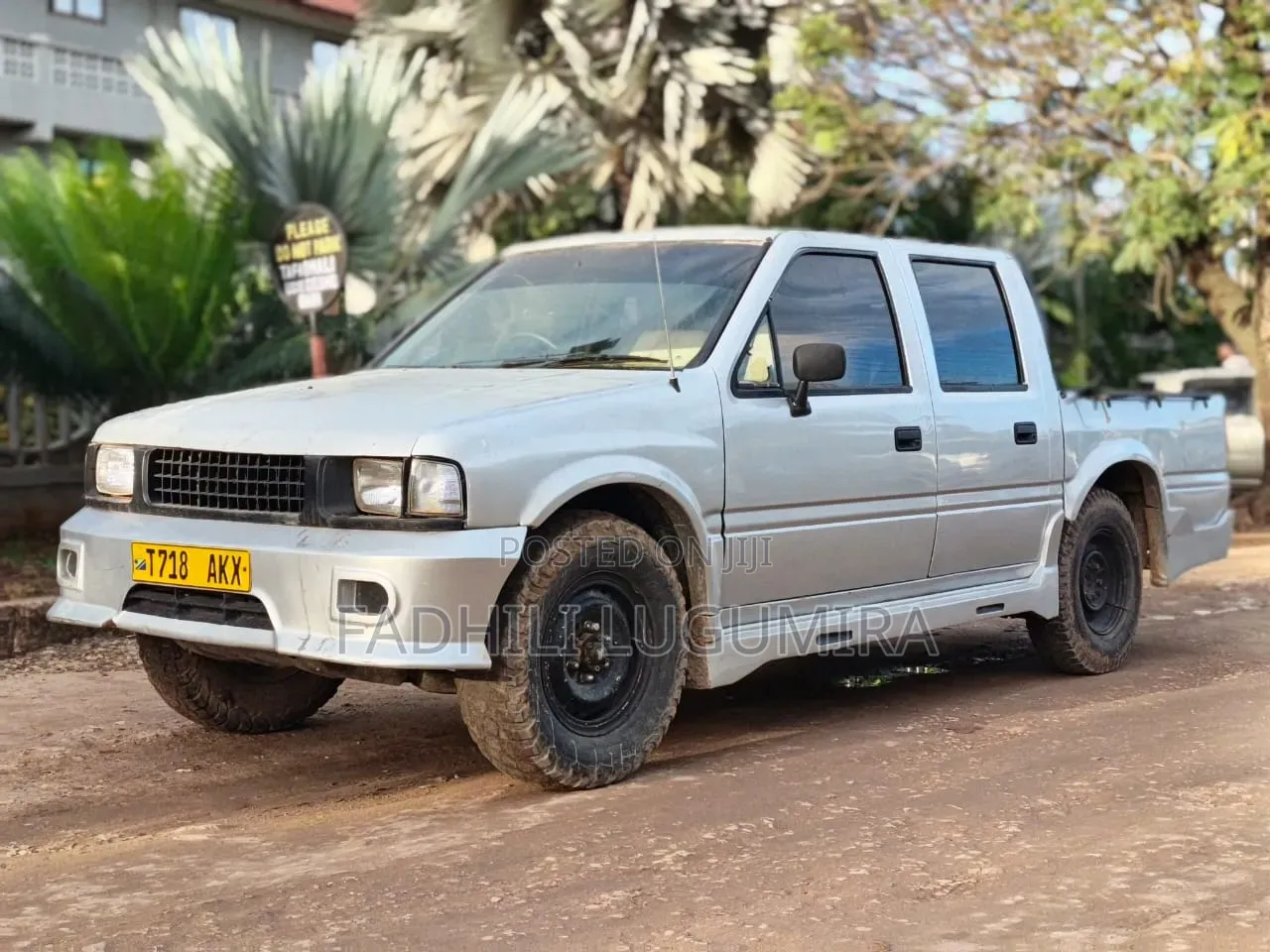 Isuzu KB 2000 Silver