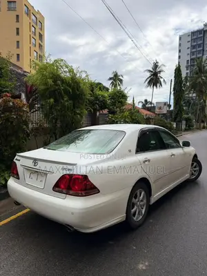 Toyota Crown 2007 White