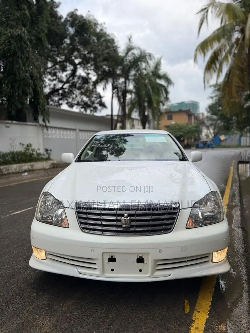 Toyota Crown 2007 White