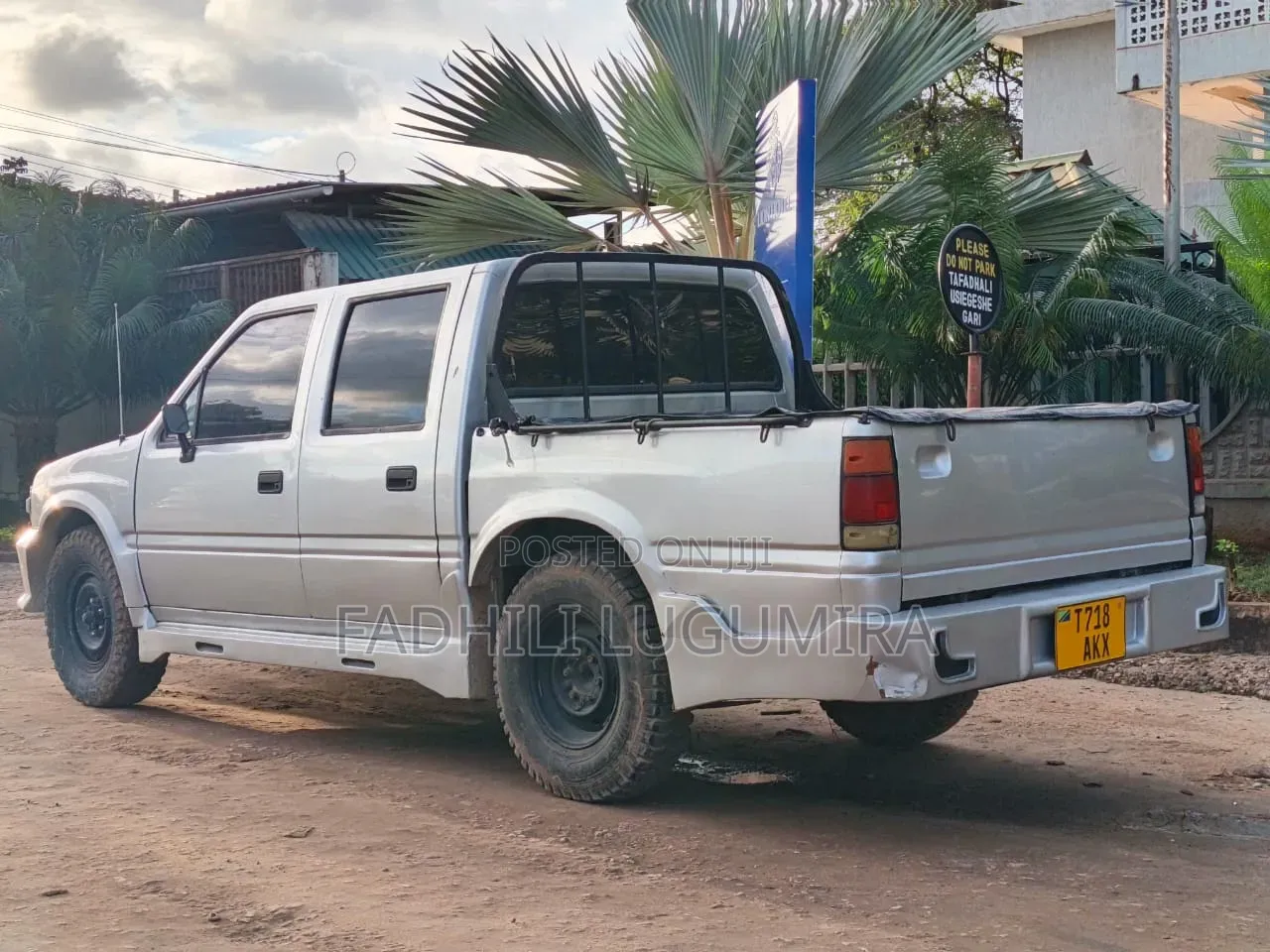 Isuzu KB 2000 Silver