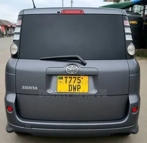 Toyota Sienta 2006 Gray