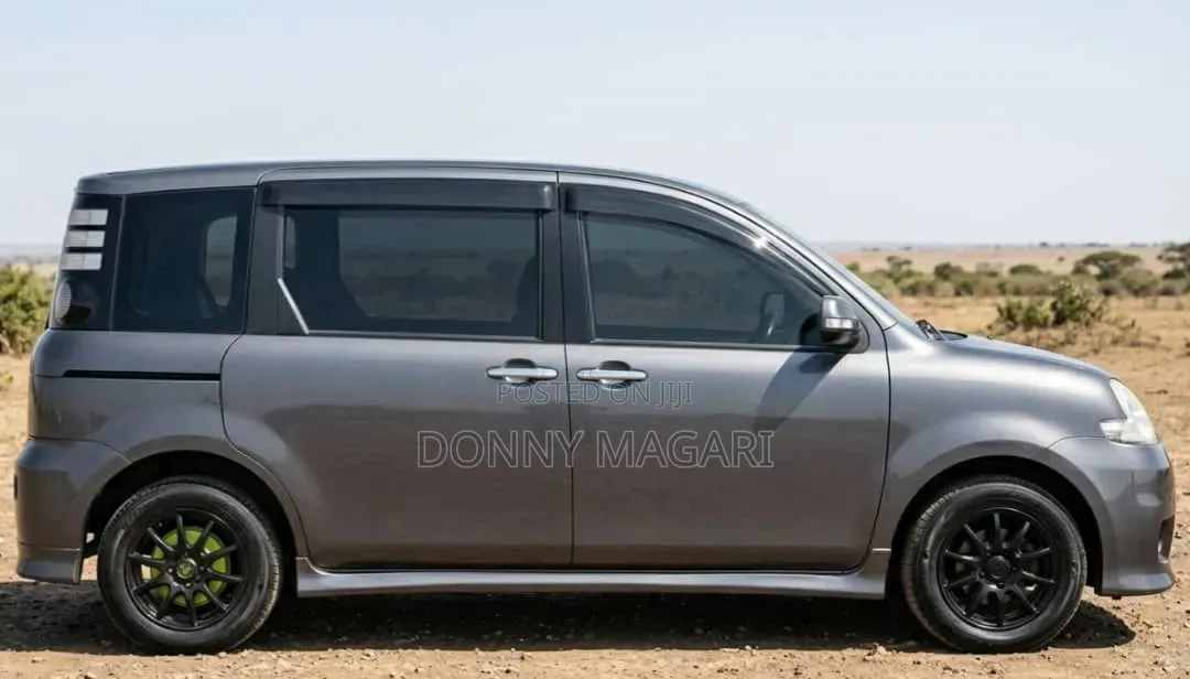 Toyota Sienta 2006 Gray