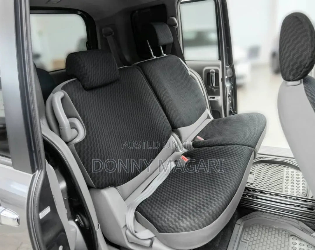 Toyota Sienta 2006 Gray