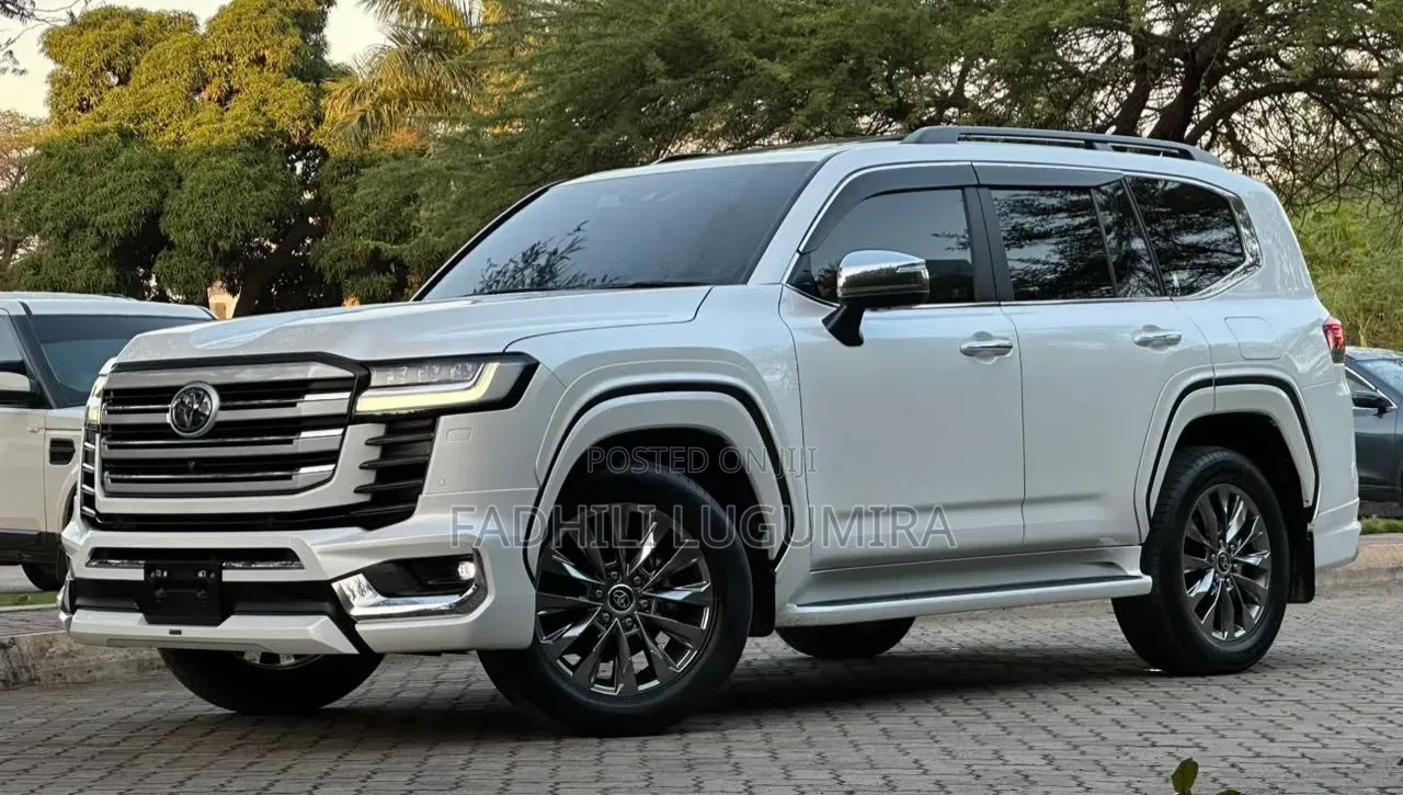 Toyota Land Cruiser 2024 White