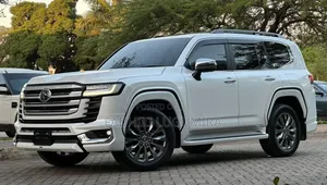 Toyota Land Cruiser 2024 White