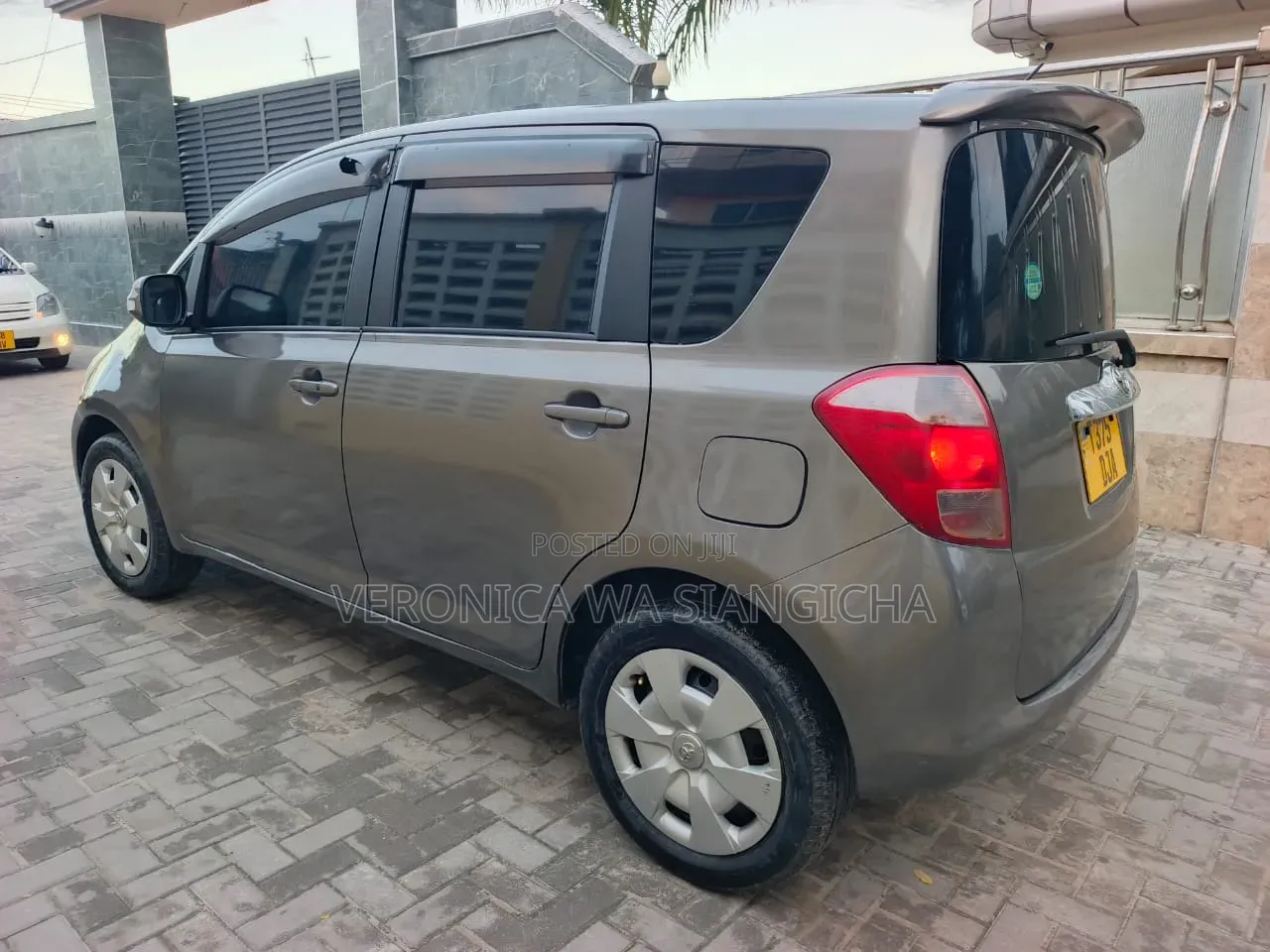 Toyota Ractis 2007 Gray