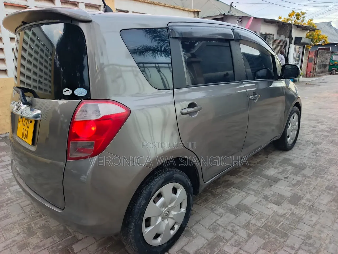 Toyota Ractis 2007 Gray