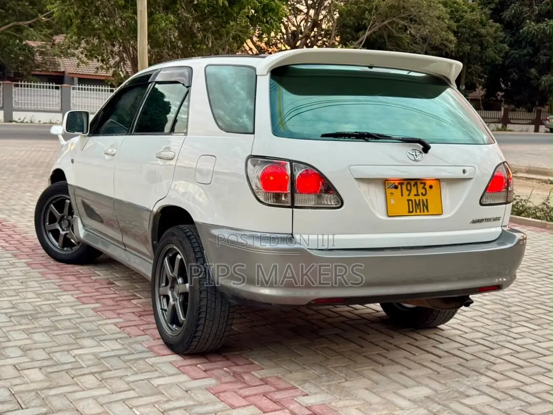 Toyota Harrier 2002 White