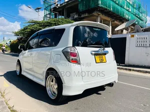 Toyota Ractis 2005 White