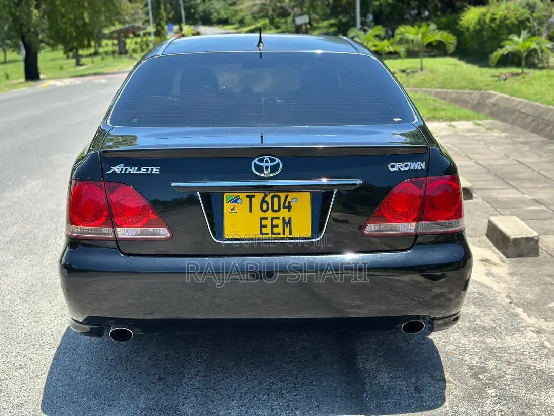 Toyota Crown Royale 2005 Black