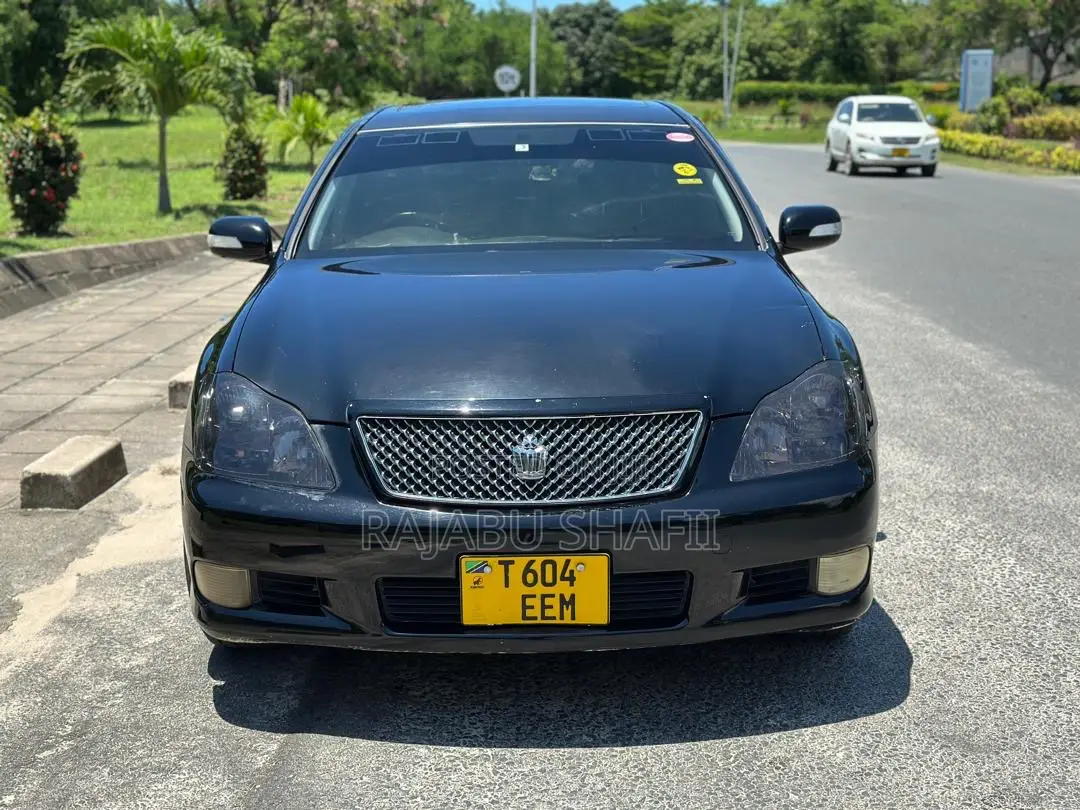 Toyota Crown Royale 2005 Black