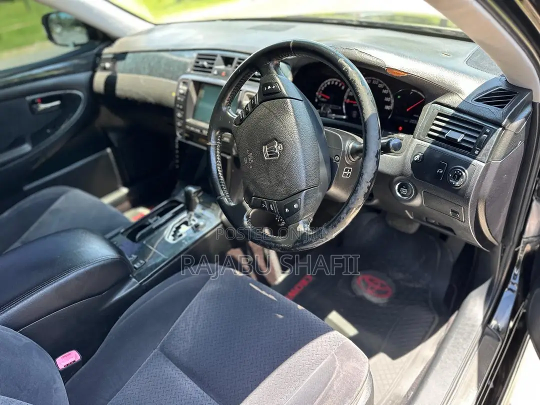 Toyota Crown Royale 2005 Black
