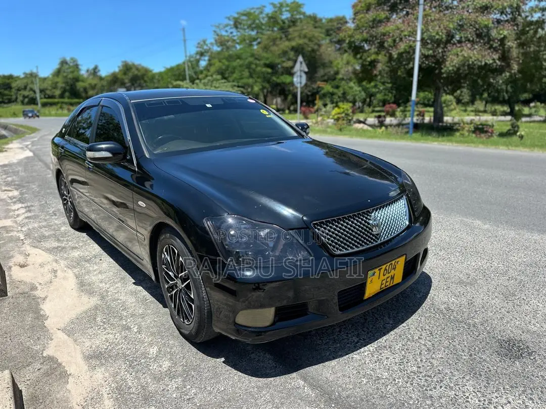 Toyota Crown Royale 2005 Black