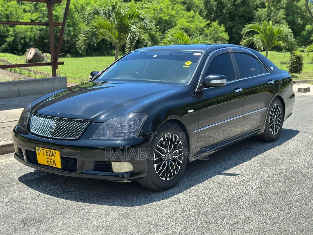 Toyota Crown Royale 2005 Black