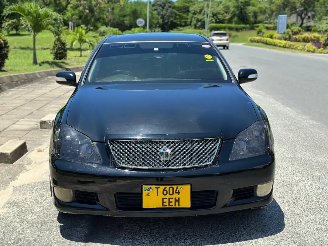 Toyota Crown Royale 2005 Black