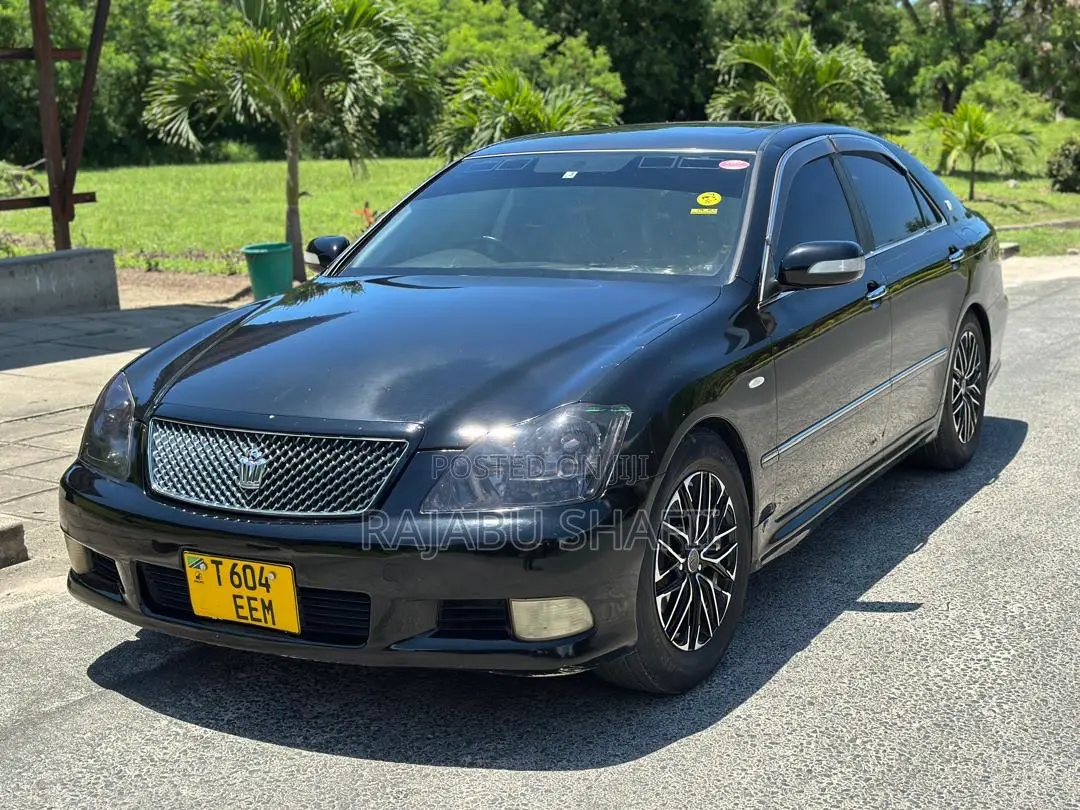 Toyota Crown Royale 2005 Black