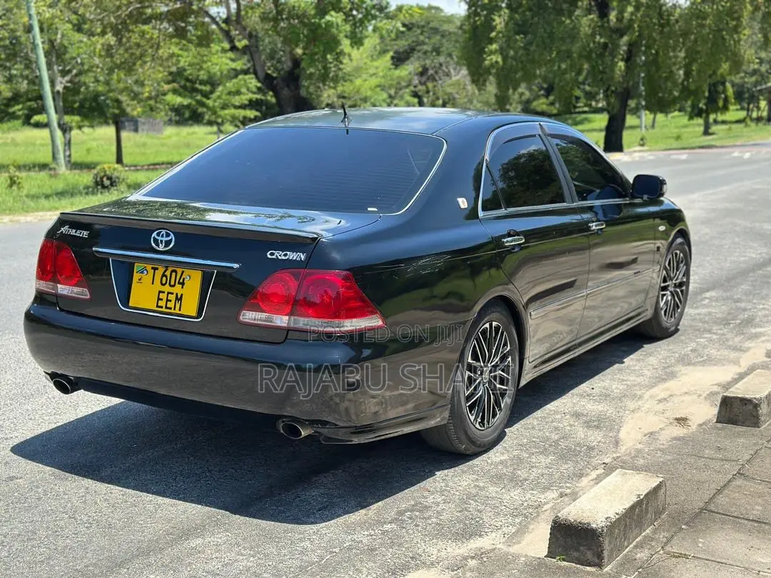 Toyota Crown Royale 2005 Black