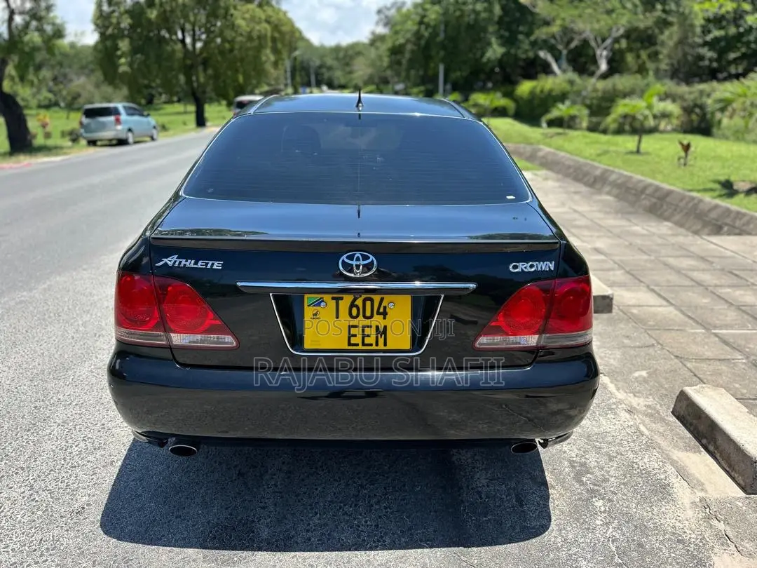 Toyota Crown Royale 2005 Black